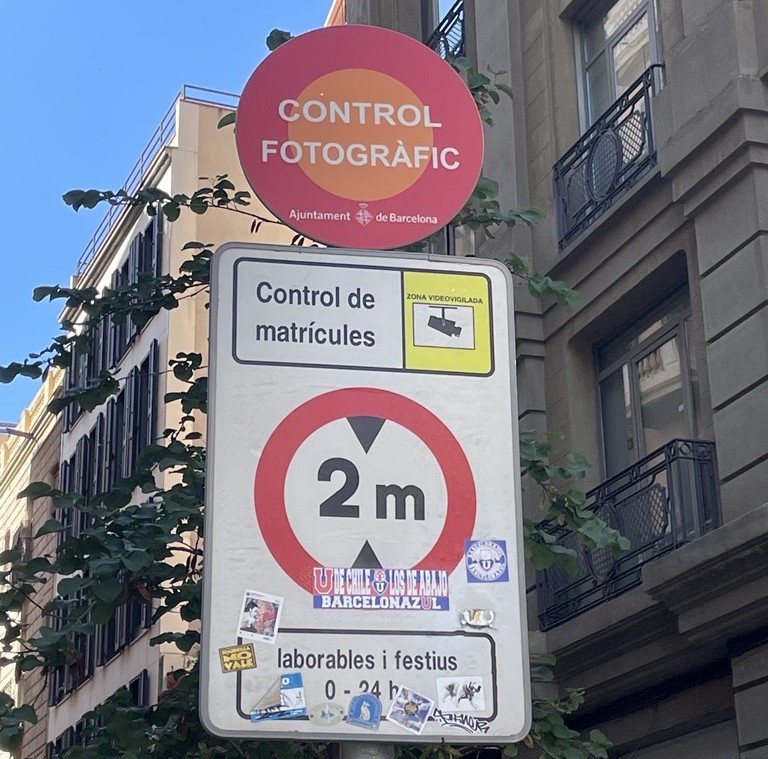 A LEZ sign in Barcelona